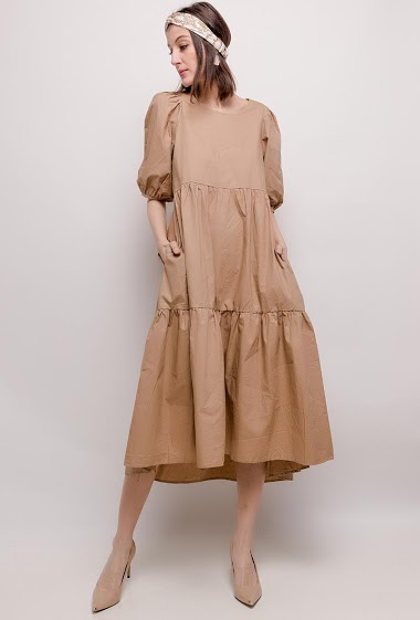 Loose dress. The model measures 178cm and wears M. Length:129cm