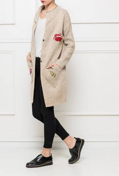 Knit long cardigan, closure with press studs, embroidered patches