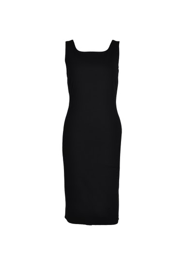 Fitted sleeveless dress for a stylish look