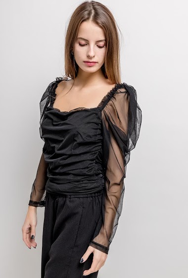 Fishnet blouse, transparente sleeves. The model measures 171cm and wears XL. Length:60cm