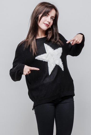 Knitted sweater, star in fur, casual fit. The model measures 172cm, one size corresponds to 38-44