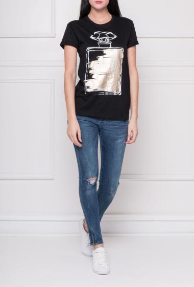 T-shirt in cotton with print on the front