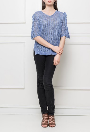 Knit top with lace-up short sleeves, side slits, regular fit