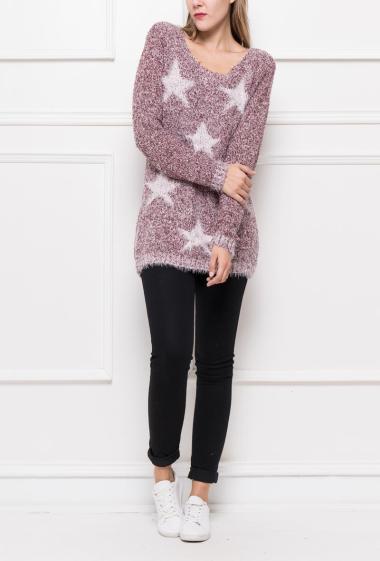 Pull in soft knit with contrasting stars