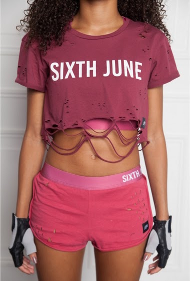 Short burgundy Sixth June Women. Activewear Collection. Destroyed effect. Sixth June writing on the elastic.