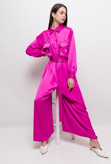 Jumpsuit with pockets, long sleeves. The model measures 175cm and wears S. Length:140cm