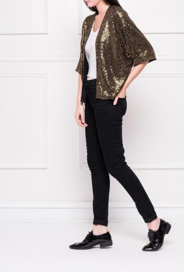 Open jacket decorated with gold strass, short sleeves