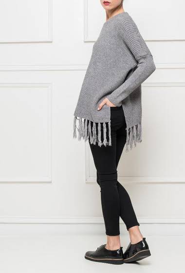 Knit sweater with fringed border, casual fit