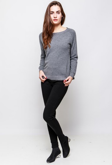 Knitted sweater, lurex border, regular fit. The model measures 172cm and wears S/M