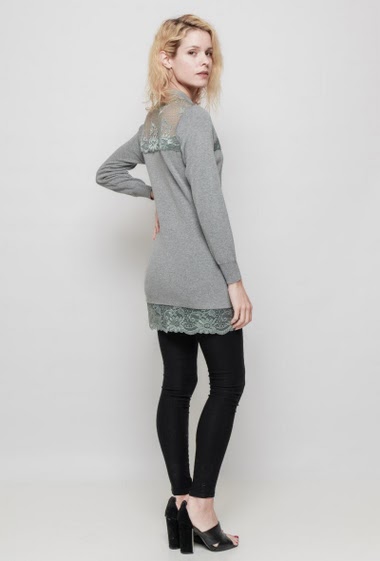 Knitted tunic, lace yoke, funnel neck. The mannequin measures 177 cm, TU corresponds to 38/40 - Brand: LAETITIA MEM