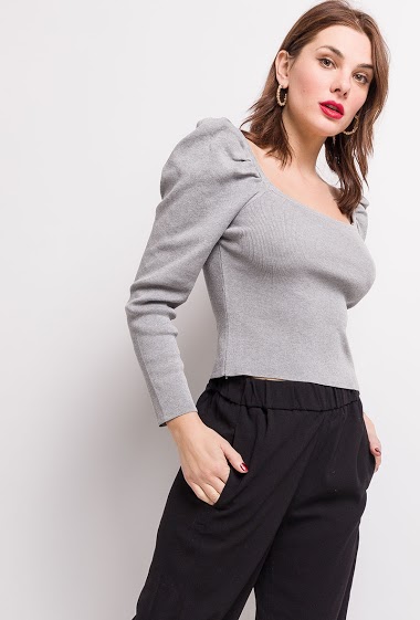 Sweater with puff sleeves. The model measures 175cm, one size corresponds to 10/12(UK) 38/40(FR). Length:44cm