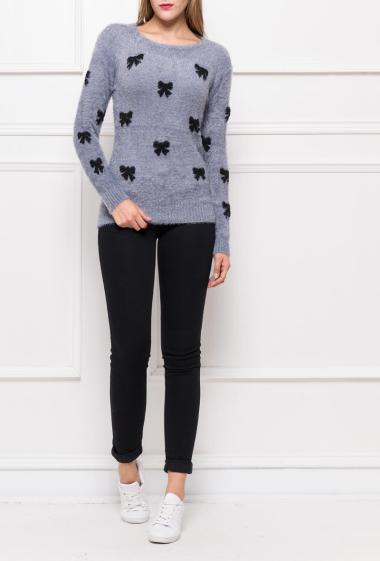 Bicolour pullover in soft knit with pattern