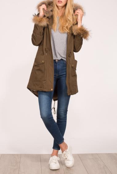 Coat with hood decorated with fur, drawstrings and pockets, zipped closure