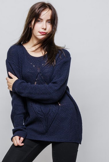 Knitted sweater, cutworked pattern, casual fit. The model measures 172cm, one size corresponds to 38-44