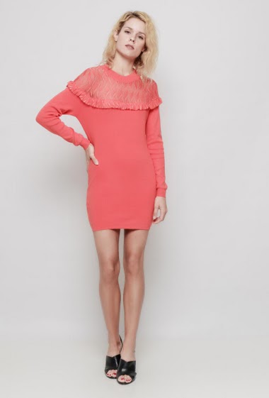 Knitted dress, long sleeves, lace yoke, possibility to wear like a tunic. The mannequin measures 177 cm, TU corresponds to 38/40 - Brand: LAETITIA MEM