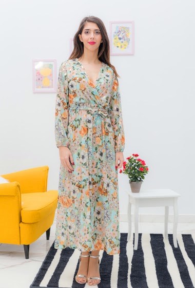 Flower print dress. The model is 175cm tall and wears a S. Length: 140cm