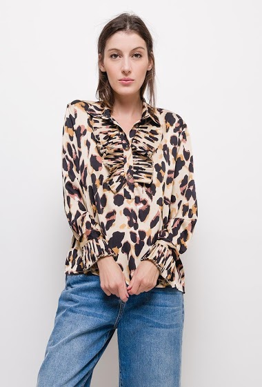 Leopard print shirt with pleated collar,The model measures 174cm and wears S. Length:60cm