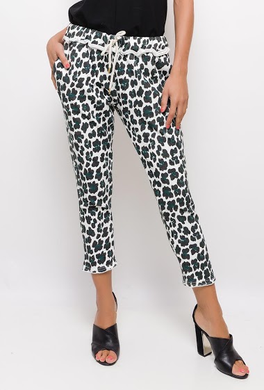 Pantalon de jogging léopard,La mannequin mesure 177cm et porte du S/M