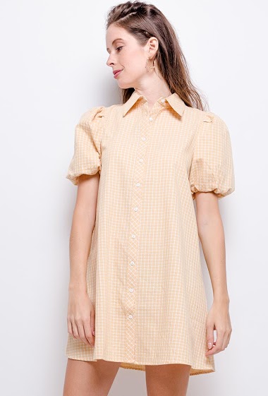 Shirt dress with puff sleeves. The model measures 177 cm
